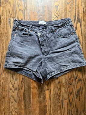 Abercrombie & Fitch Washed The Dad Short